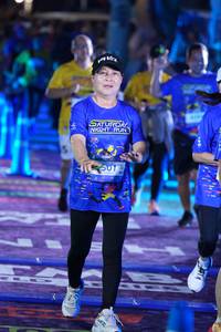 BIB: 201
                            <button type="button" onclick="openModal(26229341)" class="btn btn-primary btn-sm float-right btn-popup" data-toggle="modal" data-target=".modal-high-quality">
                        <i class="fas fa-shopping-cart"></i> Add to Cart
                    </button>
                                            <button type="button" onclick="isThisMe(26229341, true)" class="btn btn-success btn-sm float-right btn-popup btn-isme hidden" data-toggle="tooltip" data-placement="bottom" title="นี่คือรูปของคุณใช่ไหม คลิกที่นี่เพื่อเอาเข้าอัลบั้ม">
                        <i class="fas fa-plus"></i> Add to album
                    </button>
                    <button type="button" onclick="isThisMe(26229341, false)" class="btn btn-warning btn-sm float-right btn-popup btn-isnotme hidden">
                        <i class="fas fa-ban"></i> Remove from album
                    </button>